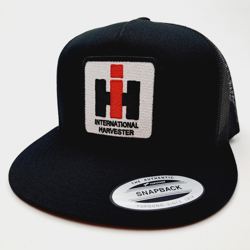 International Harvester Flat Bill Trucker Mesh Snapback Cap Hat Bla…